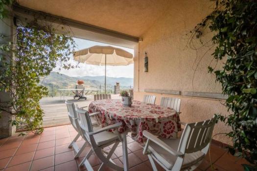 Apartment with patio in farmhouse- Alessandra