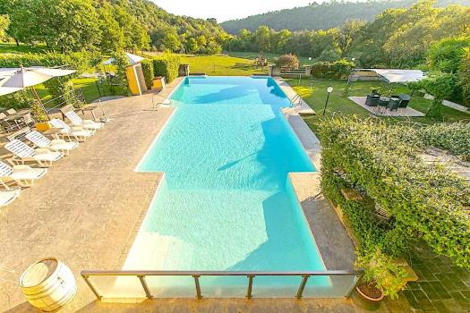 Bondgård med pool i Latium