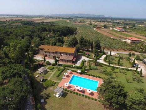 Boerderij met zwembad in Toscane nabij de Etruskische kust