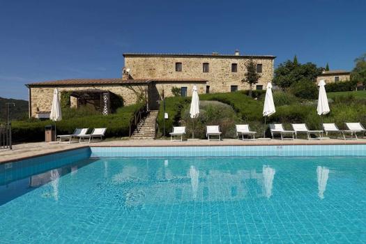 Сельский дом с бассейном в Casole d