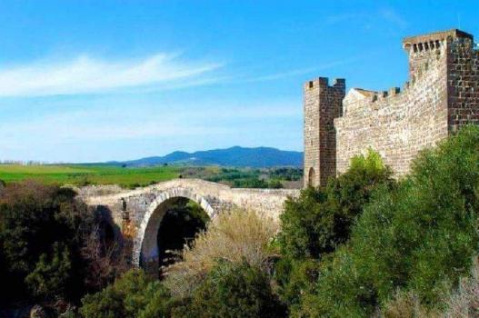 Surroundings - Vulci
