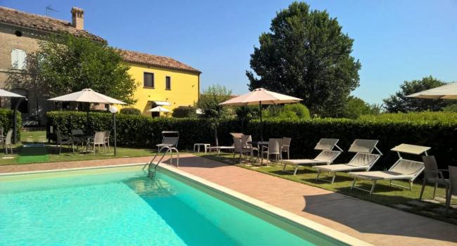 Bauernhaus mit Pool in der Region Marken