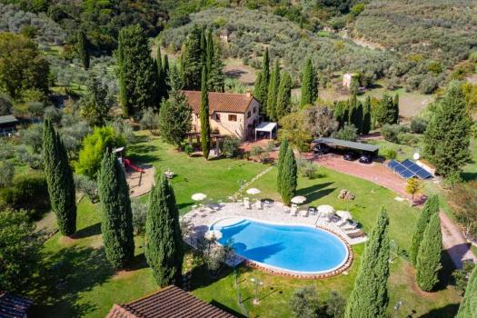 Bondgård i Toscana på kullarna i Alta Valdera - Chianni