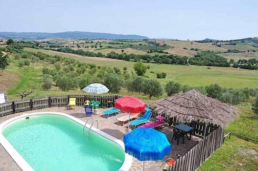 Bondgård med pool i Maremma