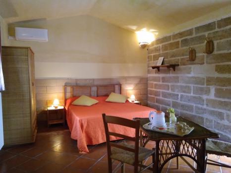 Room with airconditioning in Corigliano d