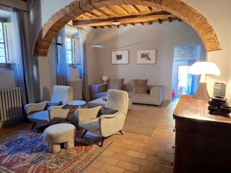 : Country House