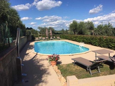 Piscina agriturismo in Chianti