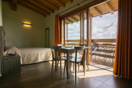 Farmhouse with restaurant in the Bergamo hills - Monolocale