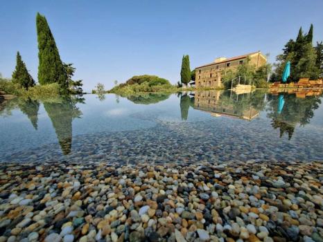 Farmhouse with swimming pool near the sea on the Etruscan Coast