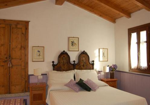 Rooms in farmhouse near the sea in Sardinia- Lilla