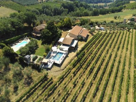 Bondgård med pool nära Rieti