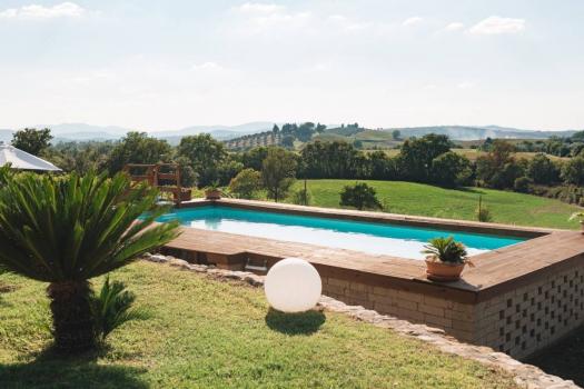 Casa de campo na Toscânia com piscina perto do mar.