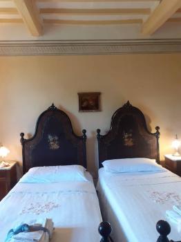 Camera Doppia: Gialla