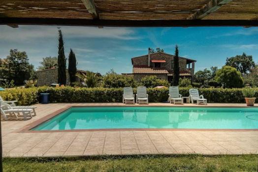 Agriturismo con piscina nel cuore della Toscana a poca distanza dal mare