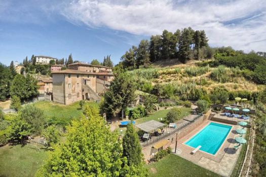 Farmhouse with swimming pool in Tuscany