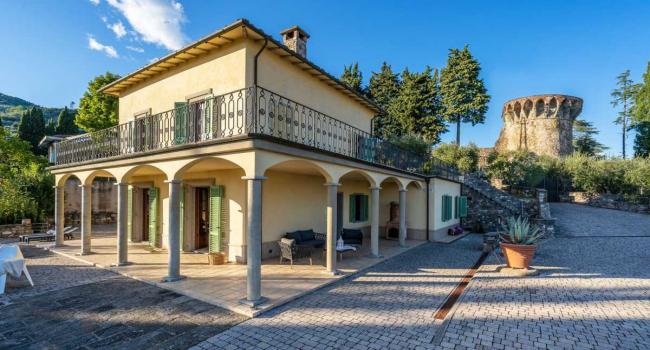 Whole property: Villa il Torrione