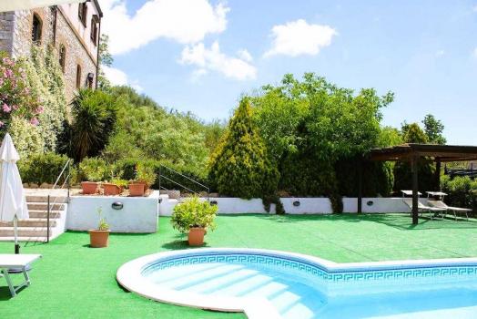 Boerderij met zwembad op Sicilië