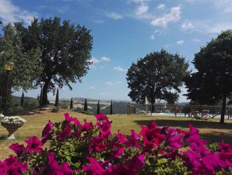 Casa de campo com piscina e restaurante na Toscânia, em Pomarance.