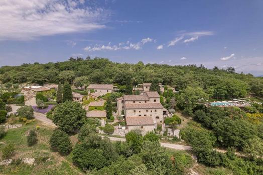 Relais in der Toskana, eingebettet in die grÃ¼nen HÃ¼gel der Toskana