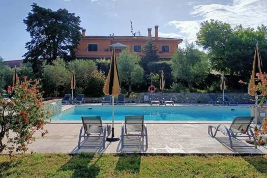 Farmhouse with pool and restaurant in Tuscany