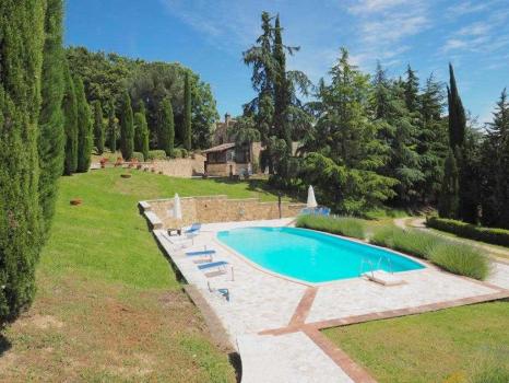 Agriturismo con piscina a San Gimignano