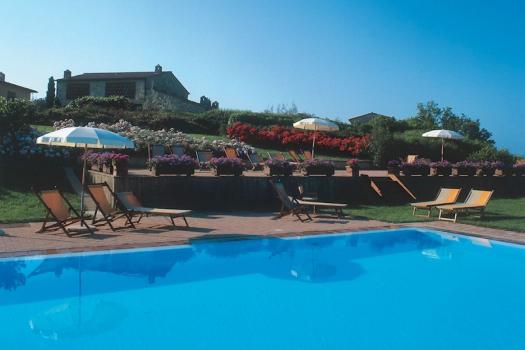 Bondgård med pool nära San Gimignano