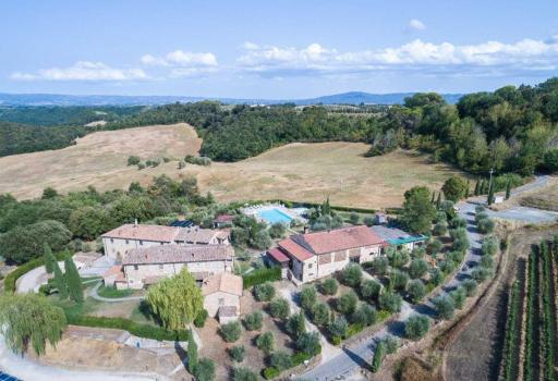 Bondehus med pool i Toscana