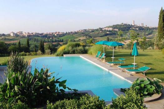 Våningshus med panoramabasseng i San Gimignano