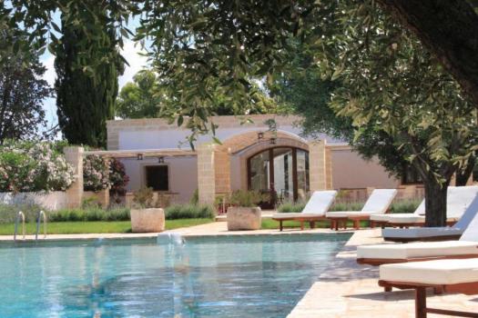 Famrhouse with pool in Apulia