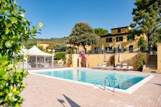 Bauernhaus mit Swimmingpool und typisch toskanischem Restaurant in der NÃ¤he von Pistoia