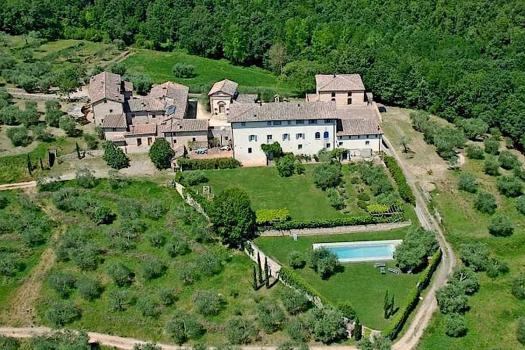 Farmhouse with swimming pool in Chianti