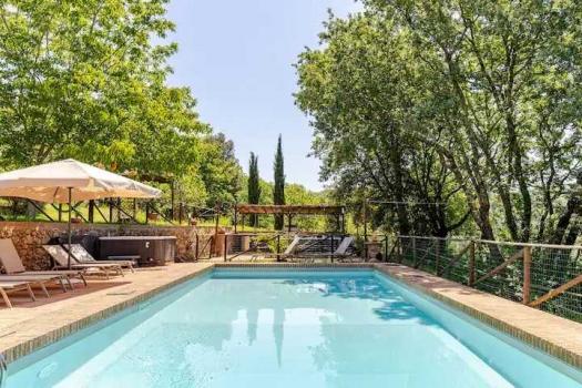: Moradia com piscina privada