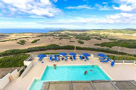Agriturismo in Sardegna con Piscina vista mare 