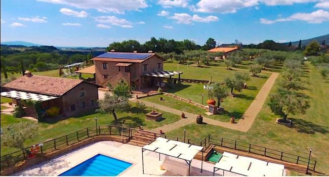 Casa de fazenda com piscina