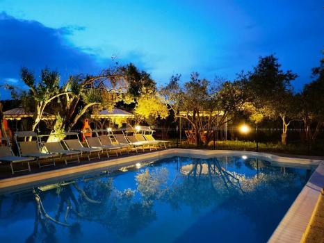 Hotel rural com piscina na Sardenha, perto de Oristano.