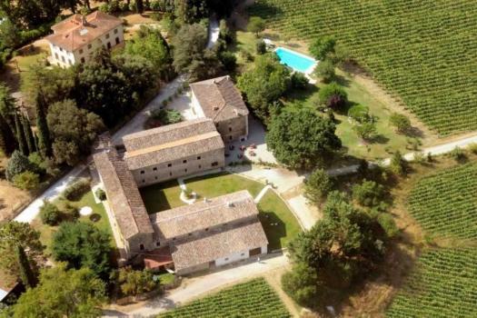 Ferme avec piscine pour familles à la campagne entre Ombrie et Toscane