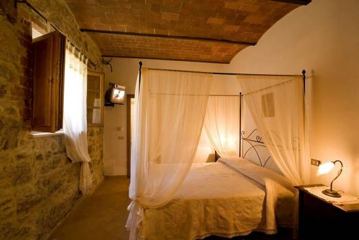 Romantic room with Turkish bath in Farmhouse in Siena - Magnolia