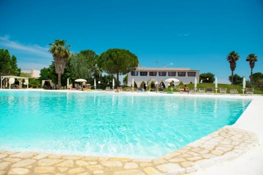 Bondgård med pool för familjer i Salento
