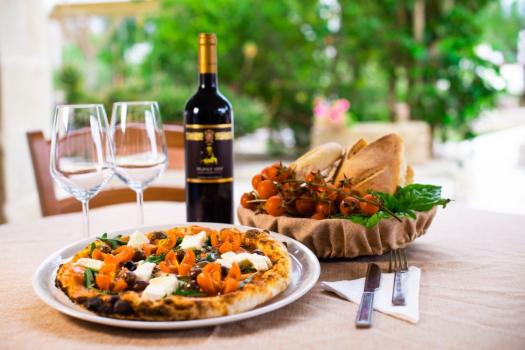 Ristorante in Agriturismo con piscina a Lecce