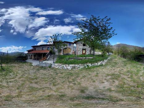 Farmhouse with rooms and restaurant in Liguria