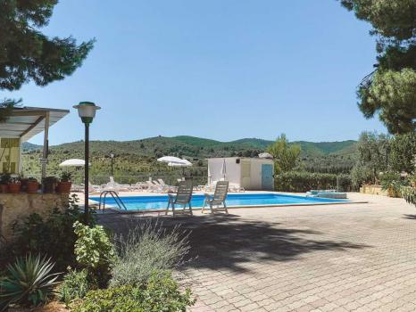 Residence with pool in Apulia